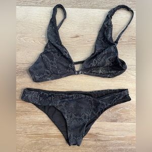 Acacia bikini set. ** SOLD